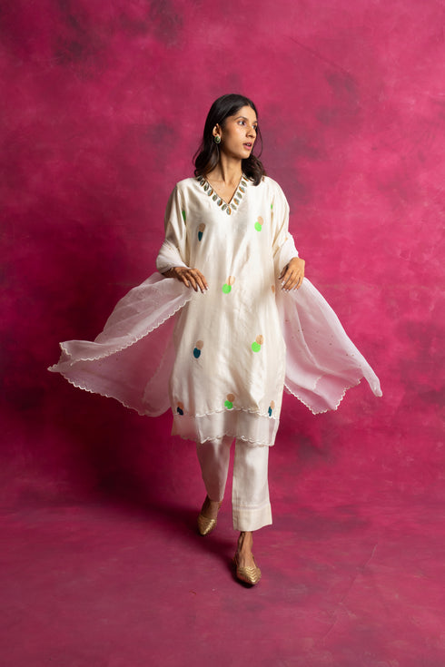 Bahar Kurta Set with Dupatta in Warm White