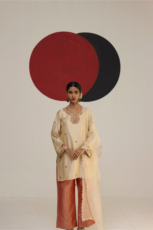 Samhita Suit Set with Dupatta